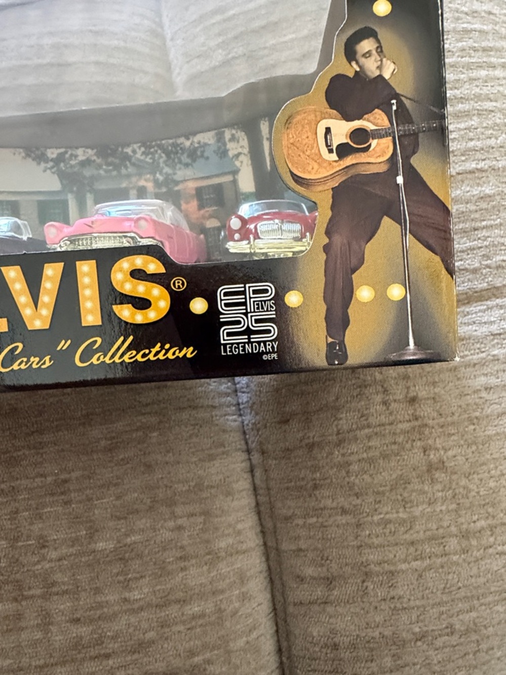 ELVIS VINTAGE Collectible Car Set with Pink, Purple and Red Mini Cars - Picture 4 of 7